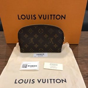 100% authentic brand new Louis Vuitton monogram cosmetic pouch - M47515